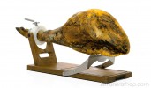 Jamonero Jamotec JP con estribo - Estribo desplegado bajo